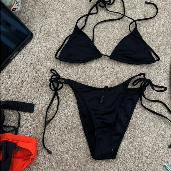 Black Triangl Bikini Set - Picture 1 of 3